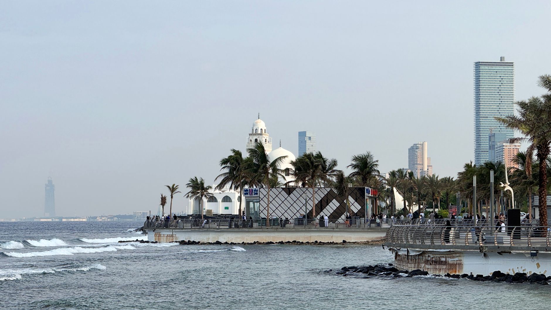 How to Find Expat Jobs in Saudi Arabia cover image